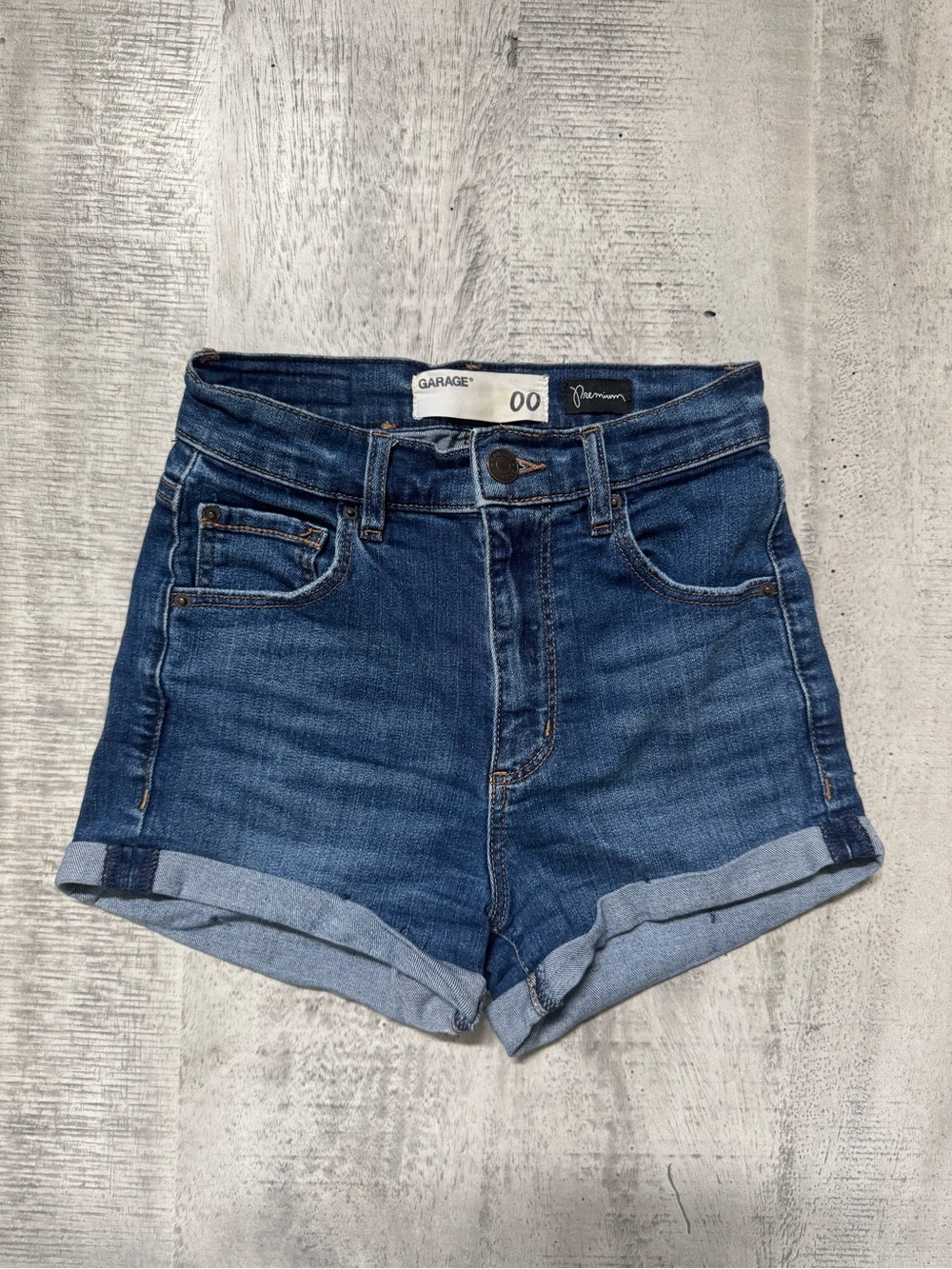 Garage High Rise Denim Shorts Size 00 Cuffed Hem Medium Wash